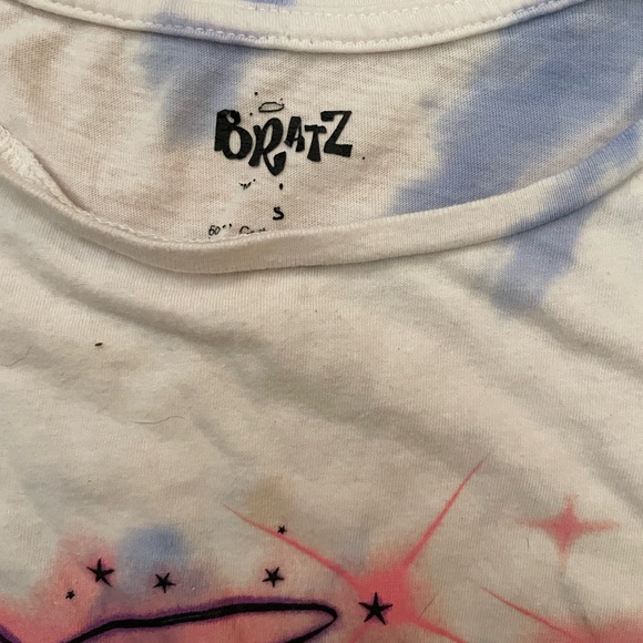 BRATZ white Blue Tie Dye graffiti T-shirt Size S Women Casual V22 - Picture 2 of 2